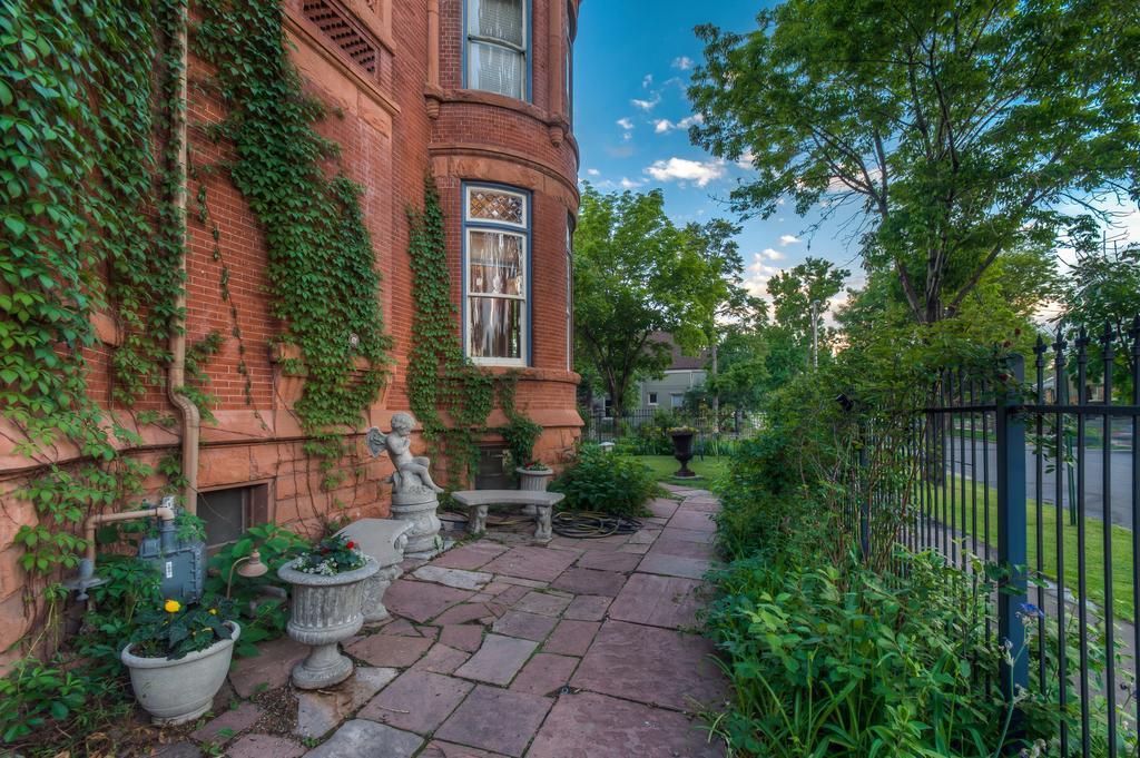 Lumber Baron Inn And Gardens Denver Exterior photo