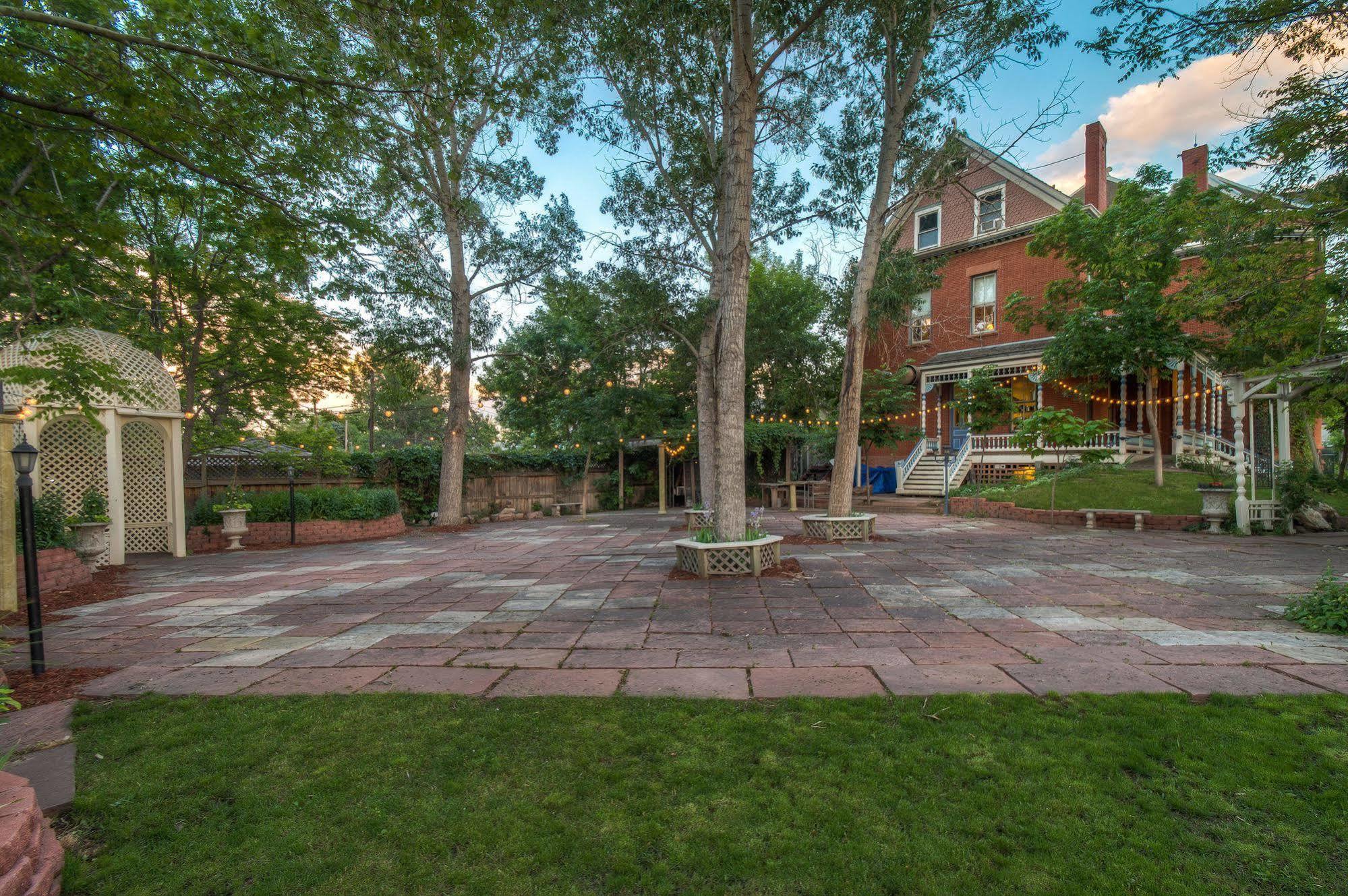 Lumber Baron Inn And Gardens Denver Exterior photo