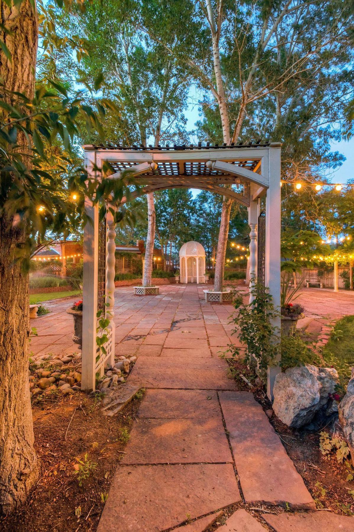 Lumber Baron Inn And Gardens Denver Exterior photo